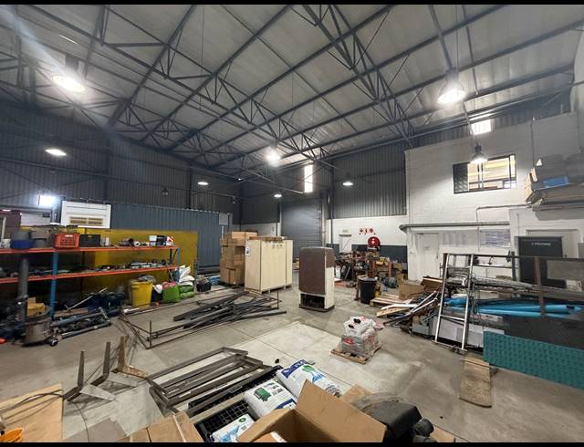 348M² WAREHOUSE TO LET IN FIRGROVE